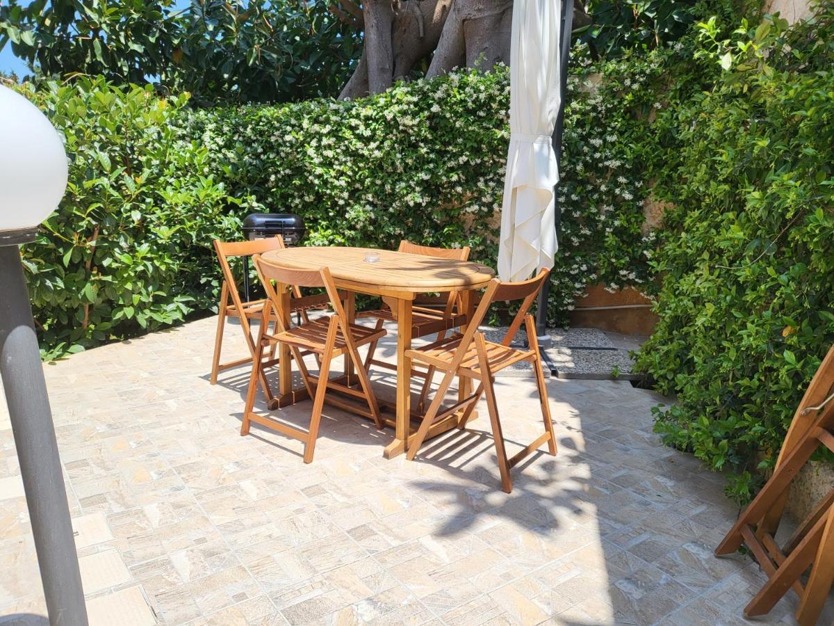 Residenza Don Camillo Villa Mondello Esterno foto