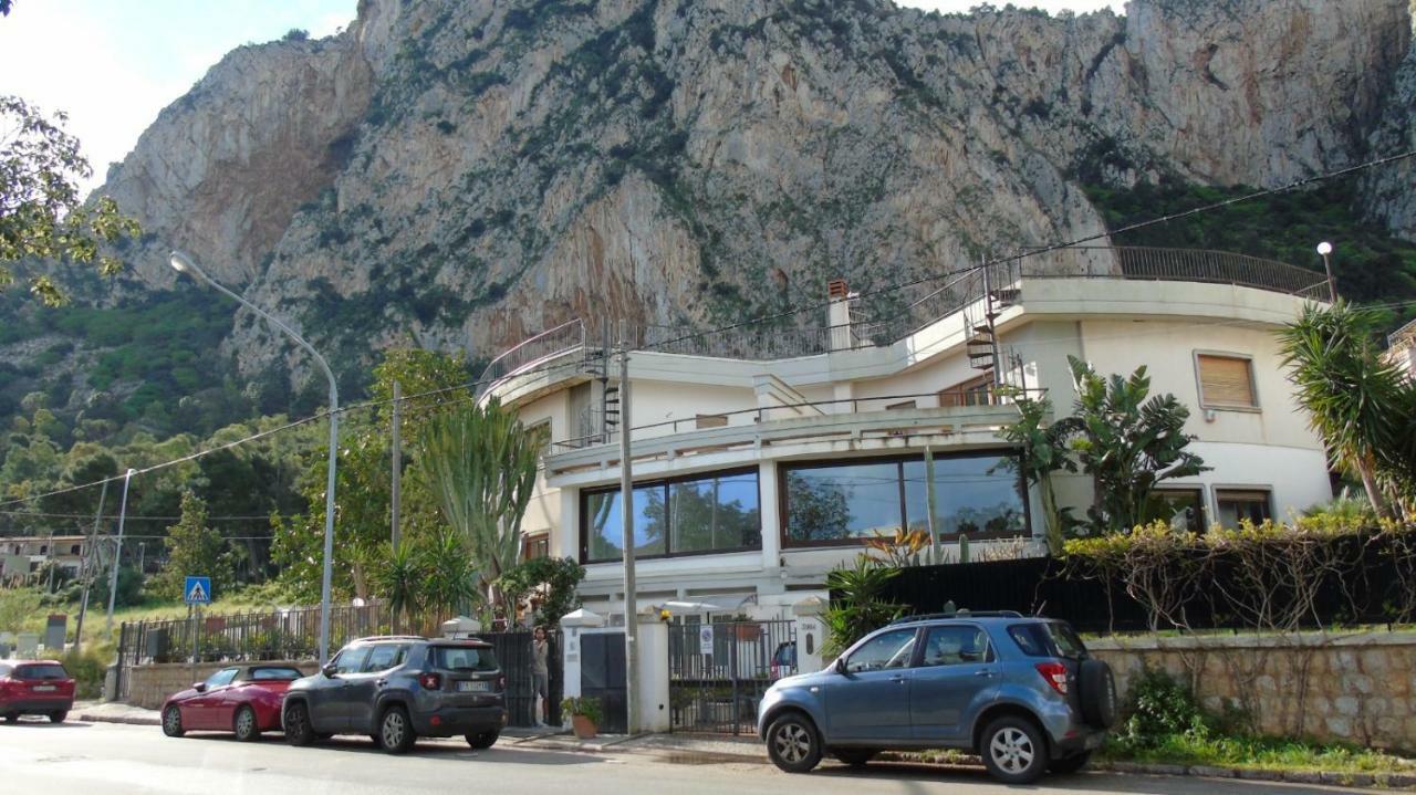 Residenza Don Camillo Villa Mondello Esterno foto