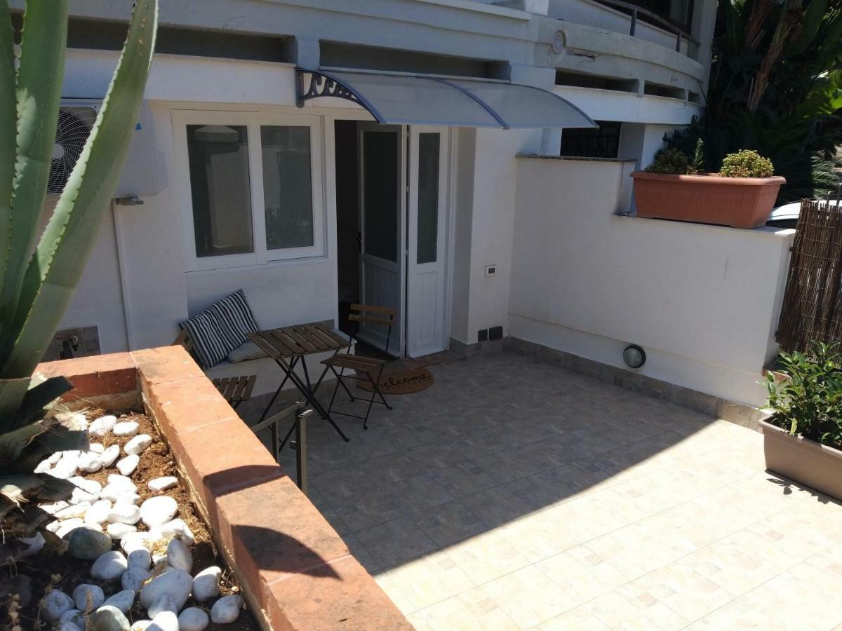 Residenza Don Camillo Villa Mondello Esterno foto